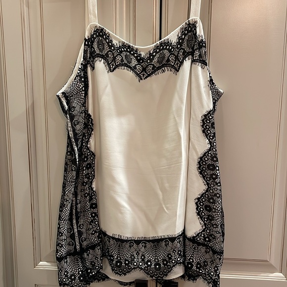 Ann Taylor Winter White Shell Blouse Camisole Black Lace Accent Large - Picture 6 of 6